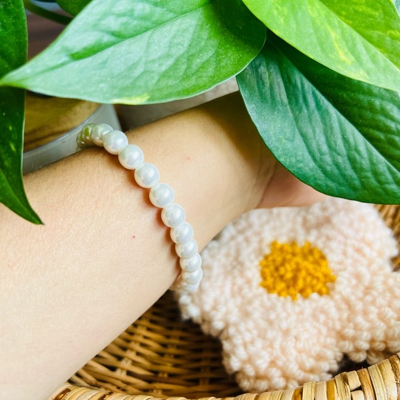 Pearl Bracelet - Picture 1 of 3